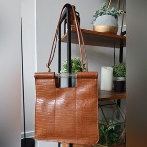 Béis Crossbody Bag in Cognac Crop
